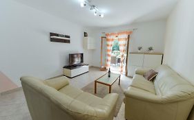 Lumbre Apartment